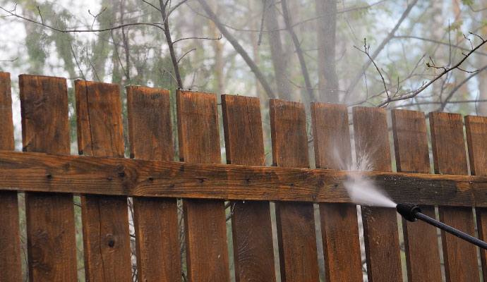 Fence and gate pressure washing