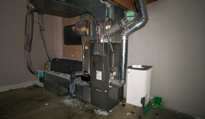 Basement furnace and heating equipment