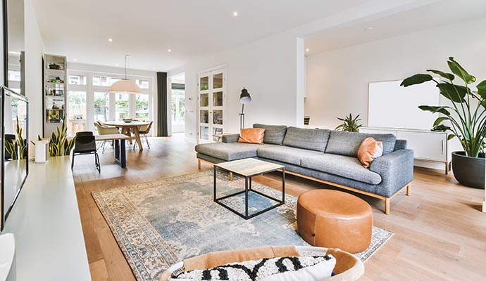 A beautiful and well-maintained living room