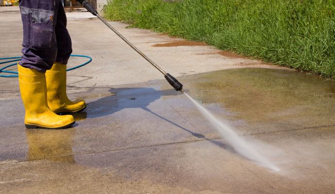Professional pressure washing service
